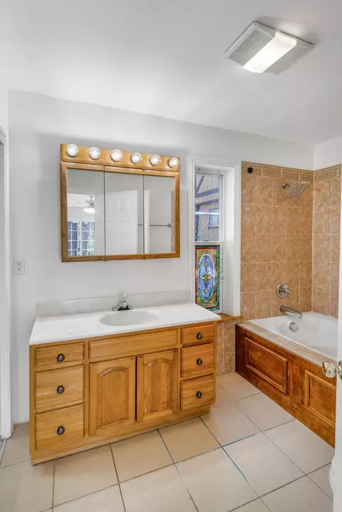 Bath - 1018 Feather Mountain Dr, Big Bear City, CA 92314 photo 1 of 1
