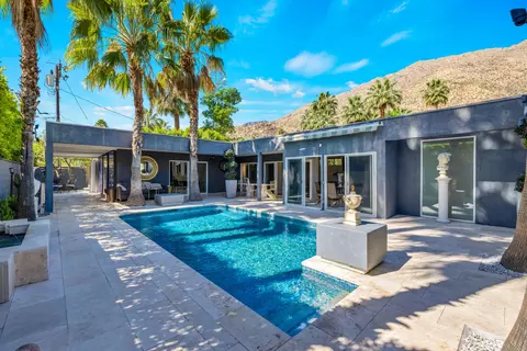 279 W Overlook Rd, Palm Springs, CA 92264