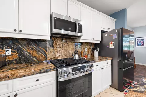 Kitchen - 48124 Chandler Ct, Indio, CA 92201 photo 5 of 5