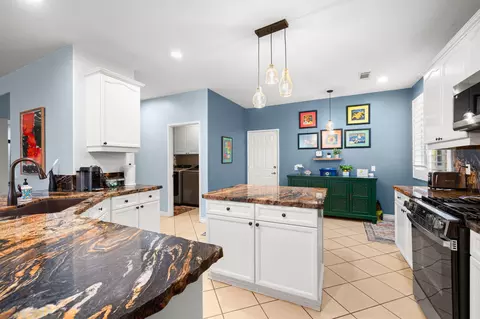 Kitchen - 48124 Chandler Ct, Indio, CA 92201 photo 4 of 5