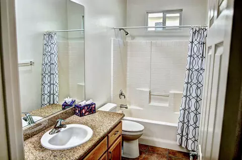 Bath - 82627 Sky View Ln, Indio, CA 92201 photo 3 of 3