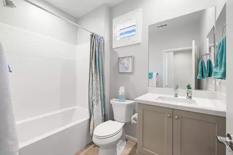 Bath - 51538 Golden Eagle Dr, Indio, CA 92201 photo 2 of 2
