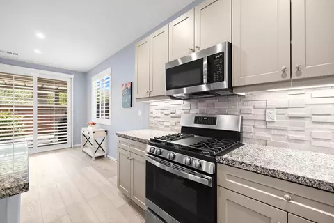 Kitchen - 51538 Golden Eagle Dr, Indio, CA 92201 photo 4 of 6