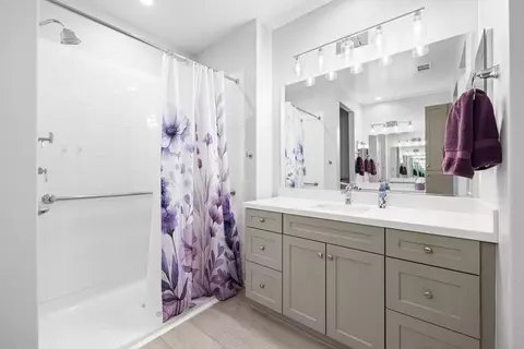 Bath - 51538 Golden Eagle Dr, Indio, CA 92201 photo 1 of 2
