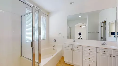 Bath - 48180 Chandler Ct, Indio, CA 92201 photo 3 of 5