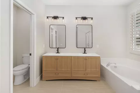 Bath - 82372 Padova Dr, Indio, CA 92203 photo 2 of 3