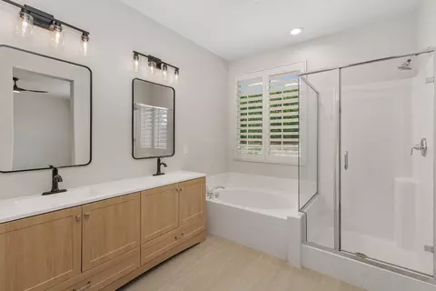 Bath - 82372 Padova Dr, Indio, CA 92203 photo 3 of 3