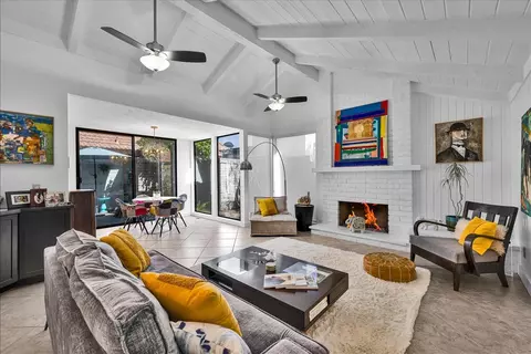 2389 E Miramonte Cir, Palm Springs, CA 92264