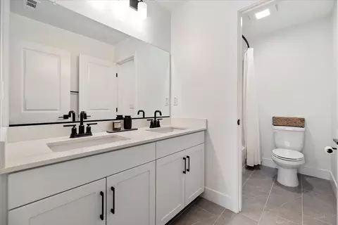 Bath - 42410 Canneto Way, Indio, CA 92203 photo 2 of 5