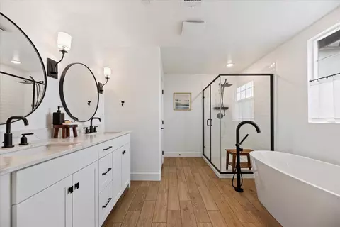 Bath - 42410 Canneto Way, Indio, CA 92203 photo 4 of 5