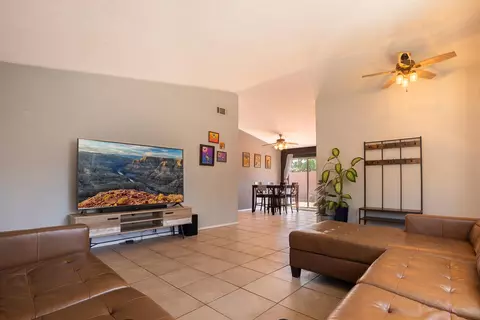 Living - 9247 Navajo Trl, Morongo Valley, CA 92256 photo 1 of 2