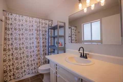 Bath - 9247 Navajo Trl, Morongo Valley, CA 92256 photo 2 of 2