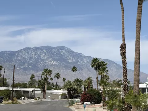 32261 Merion Dr, Thousand Palms, CA 92276