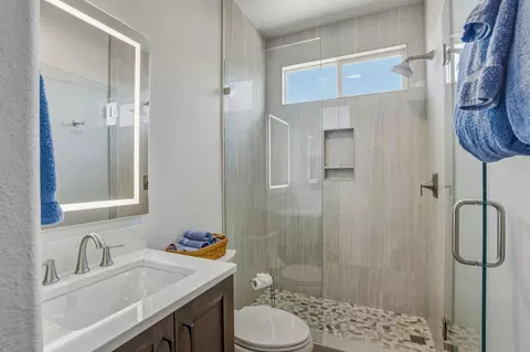 Bath - 83203 Broadmoor Dr, Indio, CA 92203 photo 3 of 4