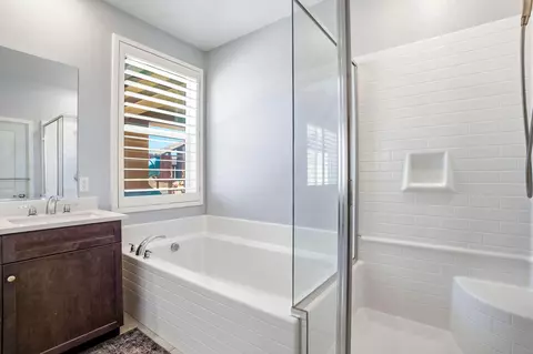 Bath - 40160 Padova Dr, Indio, CA 92203 photo 2 of 3