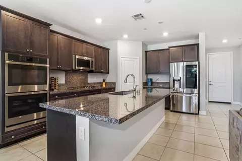 Kitchen - 40160 Padova Dr, Indio, CA 92203 photo 1 of 2