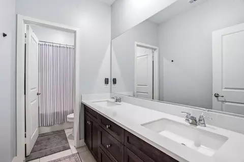 Bath - 40160 Padova Dr, Indio, CA 92203 photo 3 of 3