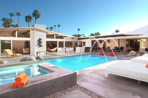 769 W Crescent Dr, Palm Springs, CA 92262