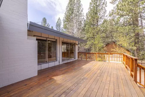 Exterior - 41726 Comstock Ln, Big Bear Lake, CA 92315 photo 7 of 14