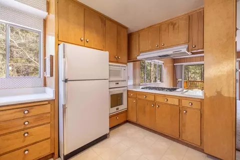 Kitchen - 41726 Comstock Ln, Big Bear Lake, CA 92315 photo 3 of 3