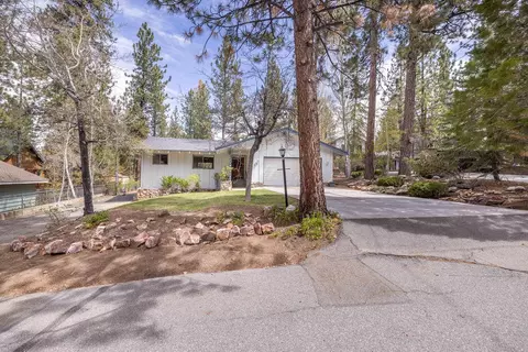 Exterior - 41726 Comstock Ln, Big Bear Lake, CA 92315 photo 3 of 14