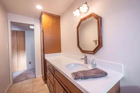 Bath - 41726 Comstock Ln, Big Bear Lake, CA 92315 photo 5 of 5