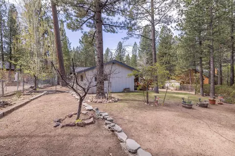 Exterior - 41726 Comstock Ln, Big Bear Lake, CA 92315 photo 11 of 14
