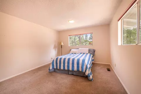 Bedroom - 41726 Comstock Ln, Big Bear Lake, CA 92315 photo 2 of 9