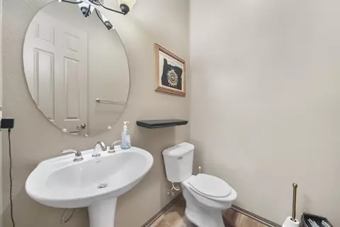Bath - 48640 Vienna Ct, Indio, CA 92201 photo 1 of 3