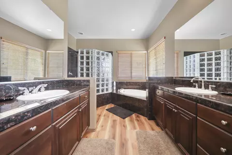 Bath - 48640 Vienna Ct, Indio, CA 92201 photo 2 of 3