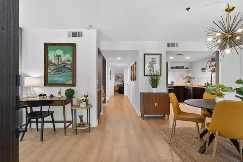 200 E Racquet Clb, Palm Springs, CA 92262