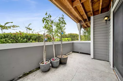 Exterior - 7307 Haskell Ave, Van Nuys, CA 91406 photo 1 of 4