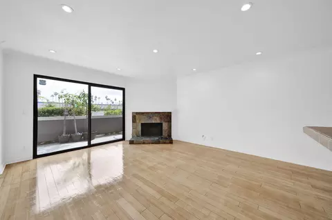Living - 7307 Haskell Ave, Van Nuys, CA 91406 photo 2 of 5