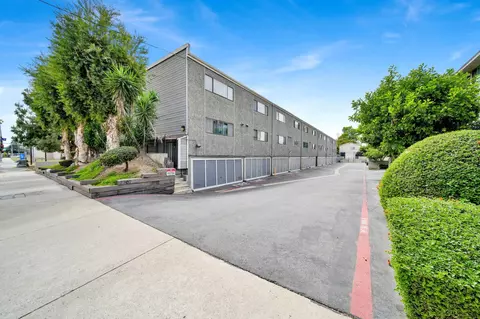 Exterior - 7307 Haskell Ave, Van Nuys, CA 91406 photo 3 of 4
