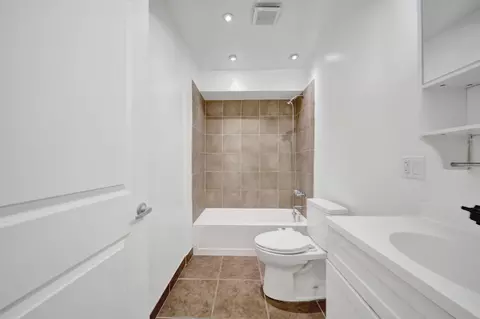 Bath - 7307 Haskell Ave, Van Nuys, CA 91406 photo 1 of 2