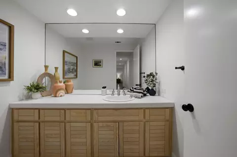 Bath - 80563 Pebble Bch, La Quinta, CA 92253 photo 2 of 5