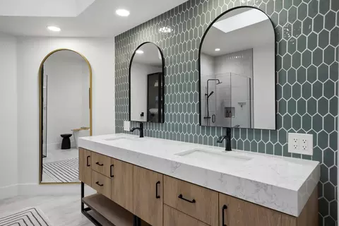 Bath - 80563 Pebble Bch, La Quinta, CA 92253 photo 4 of 5