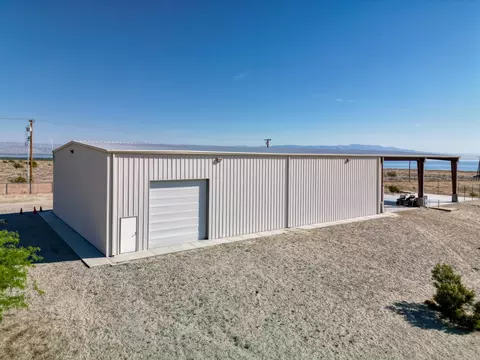 3982 Coolidge Springs Rd, Thermal, CA 92274