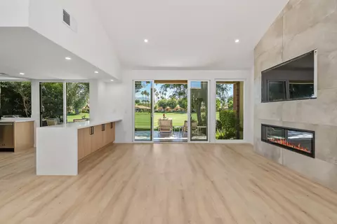 211 Las Lomas, Palm Desert, CA 92260