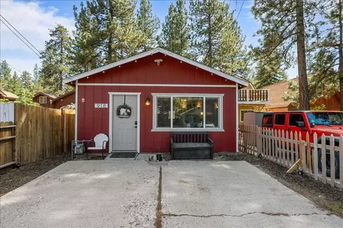 918 W Aeroplane Blvd, Big Bear City, CA 92314