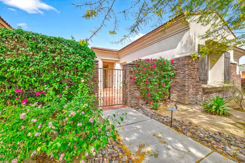 120 Tesori Dr, Palm Desert, CA 92211