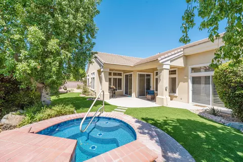 78907 Fountain Hills Dr, Palm Desert, CA 92211