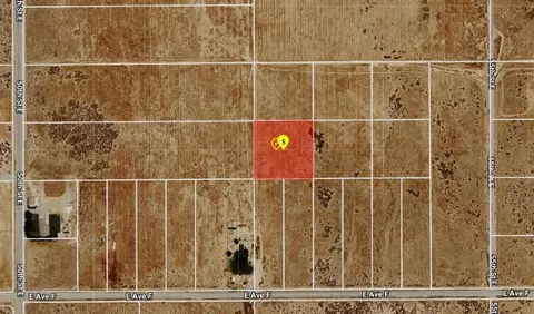 Vic Avenue E, Lancaster, CA 93535