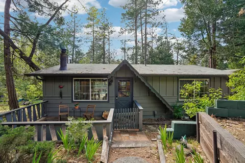 26011 Hemstreet Pl, Idyllwild, CA 92549
