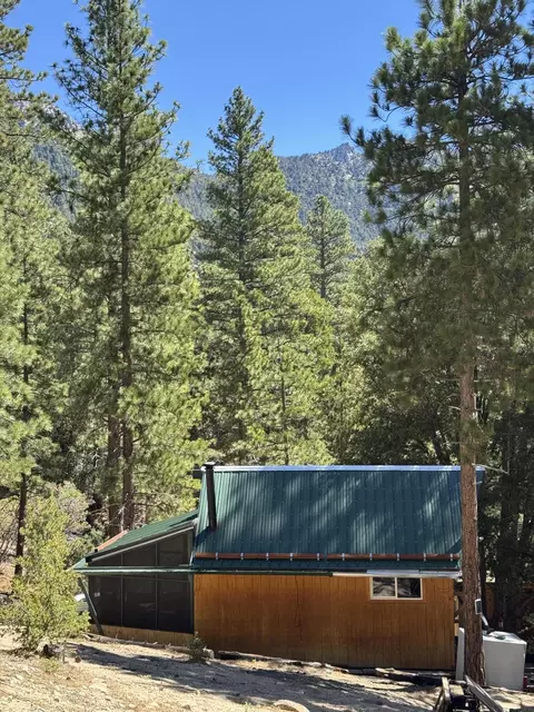 52660 Forest Route 4s02, Idyllwild, CA 92549