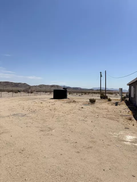 Exterior - 76434 Encanto Dr, Twentynine Palms, CA 92277 photo 3 of 7