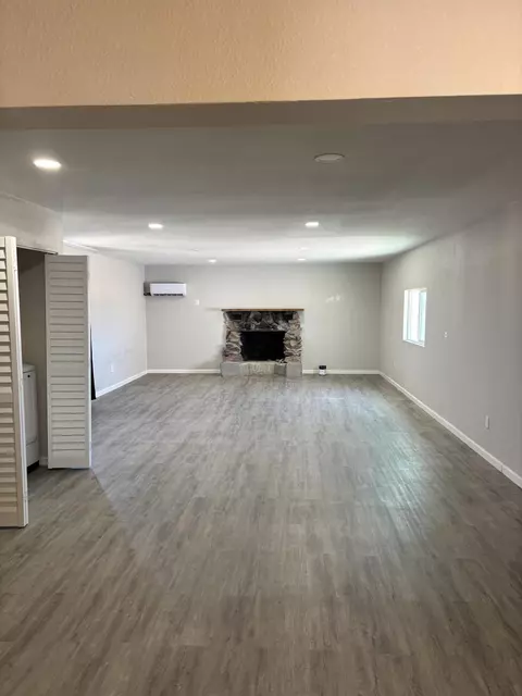 Living - 76434 Encanto Dr, Twentynine Palms, CA 92277 photo 4 of 4