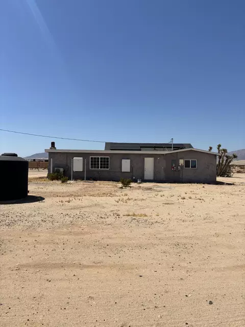 Exterior - 76434 Encanto Dr, Twentynine Palms, CA 92277 photo 2 of 7