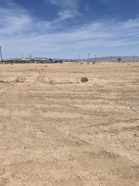 2074 Center St, Thermal, CA 92274