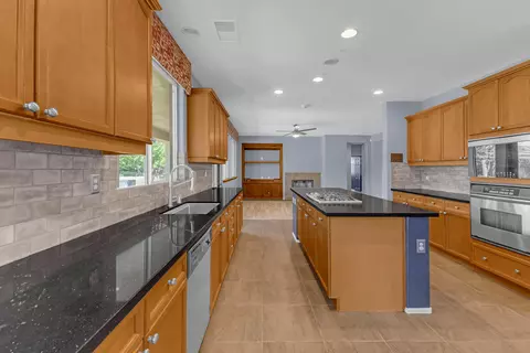 Kitchen - 82938 Generations Dr, Indio, CA 92203 photo 6 of 10